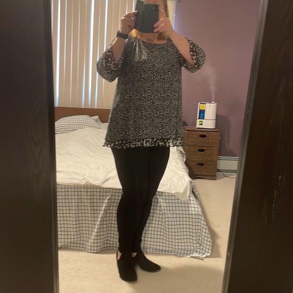 Tribal leopard print blouse. US L - Picture 2 of 5